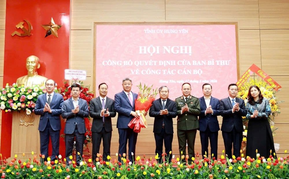 Hội nghị công bố quyết định của Ban Bí thư về công tác cán bộ tại Hưng Yên, nơi ông Nguyễn Mạnh Quyền được bổ nhiệm.