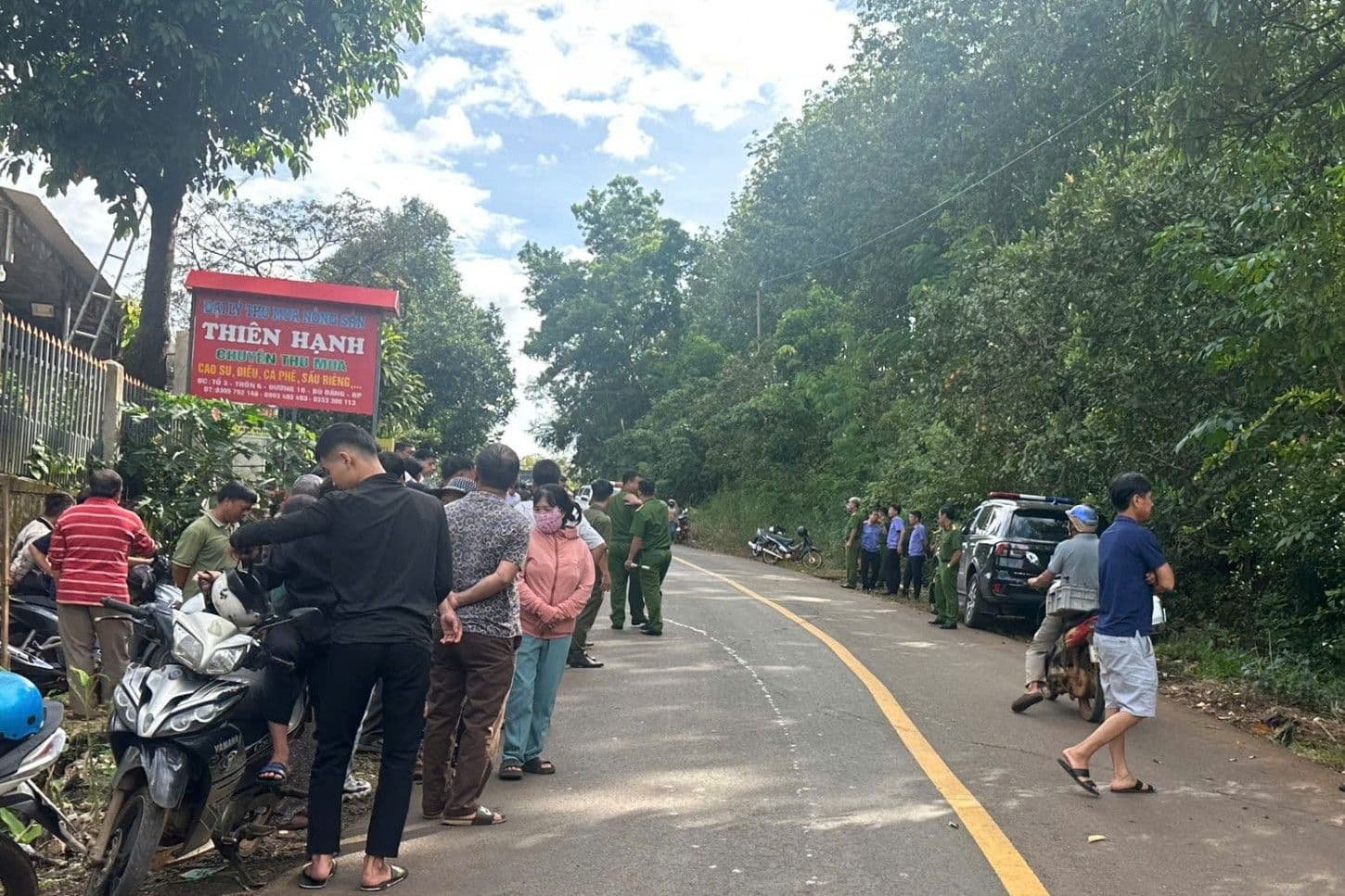 Hiện trường vụ thảm sát 3 người tại cơ sở thu mua nông sản Thiên Hạnh được dựng lại để điều tra