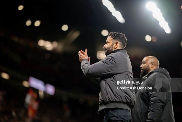 HLV Amorim của Man Utd vui mừng, phản ánh tác động tích cực của đội lên bảng xếp hạng Ngoại hạng Anh.