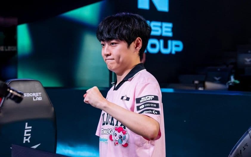 HLV CvMax của Dplus KIA phát biểu, thảo luận về chiến thuật và khó khăn khi đối đầu T1.