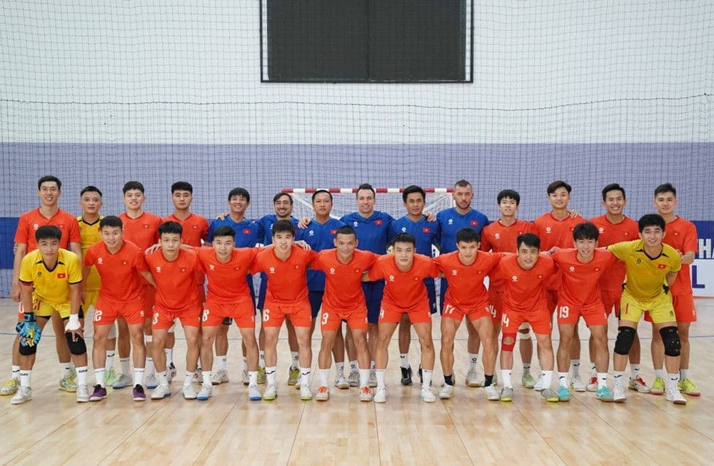 HLV Diego Giustozzi cùng toàn đội futsal Việt Nam với khát vọng vươn tới đỉnh cao