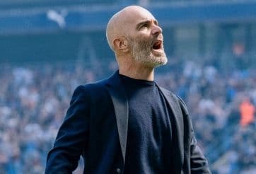 HLV Enzo Maresca chỉ đạo trong trận đấu ra mắt Man City