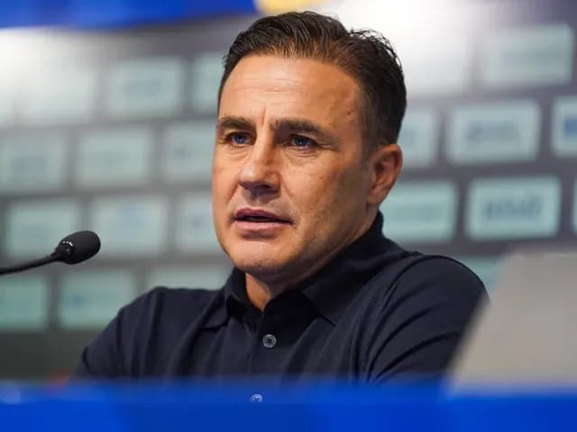 HLV Fabio Cannavaro của Uzbekistan tại buổi họp báo trước trận đấu