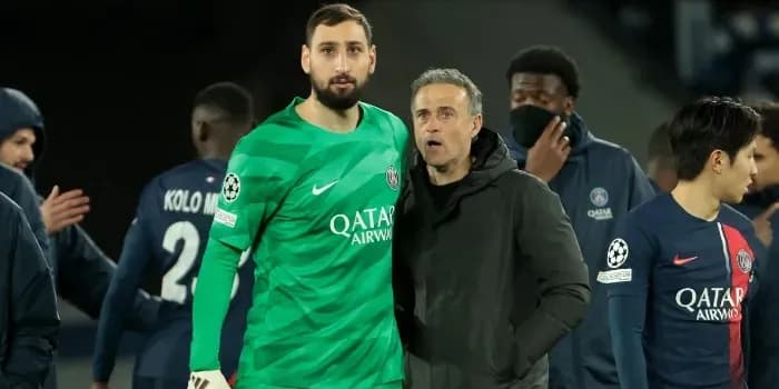HLV Luis Enrique và thủ môn Gianluigi Donnarumma của PSG.