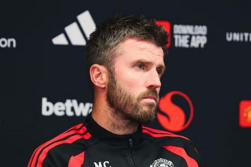 HLV Michael Carrick của Manchester United đánh giá cao bản lĩnh của Ipswich Town