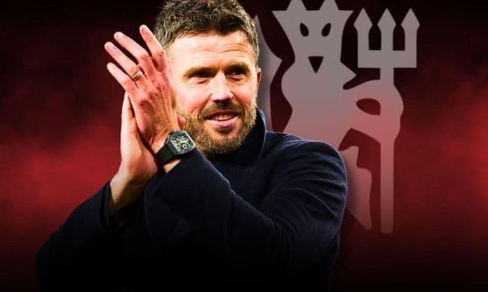 HLV Michael Carrick của Manchester United thể hiện quyết tâm trước trận đấu