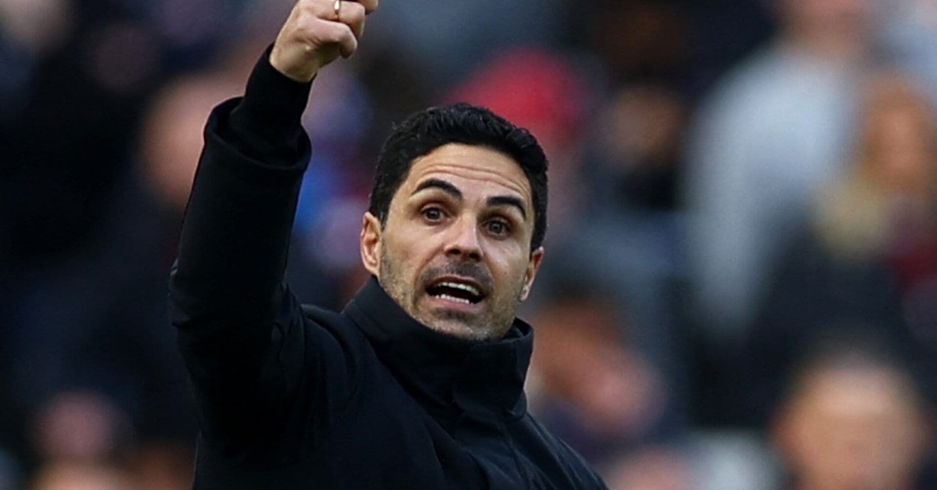 HLV Mikel Arteta chỉ đạo quyết liệt, chuẩn bị cho trận đấu quan trọng của Arsenal