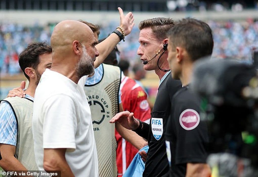 HLV Pep Guardiola phẫn nộ với trọng tài, CĐV tranh cãi dữ dội - 3