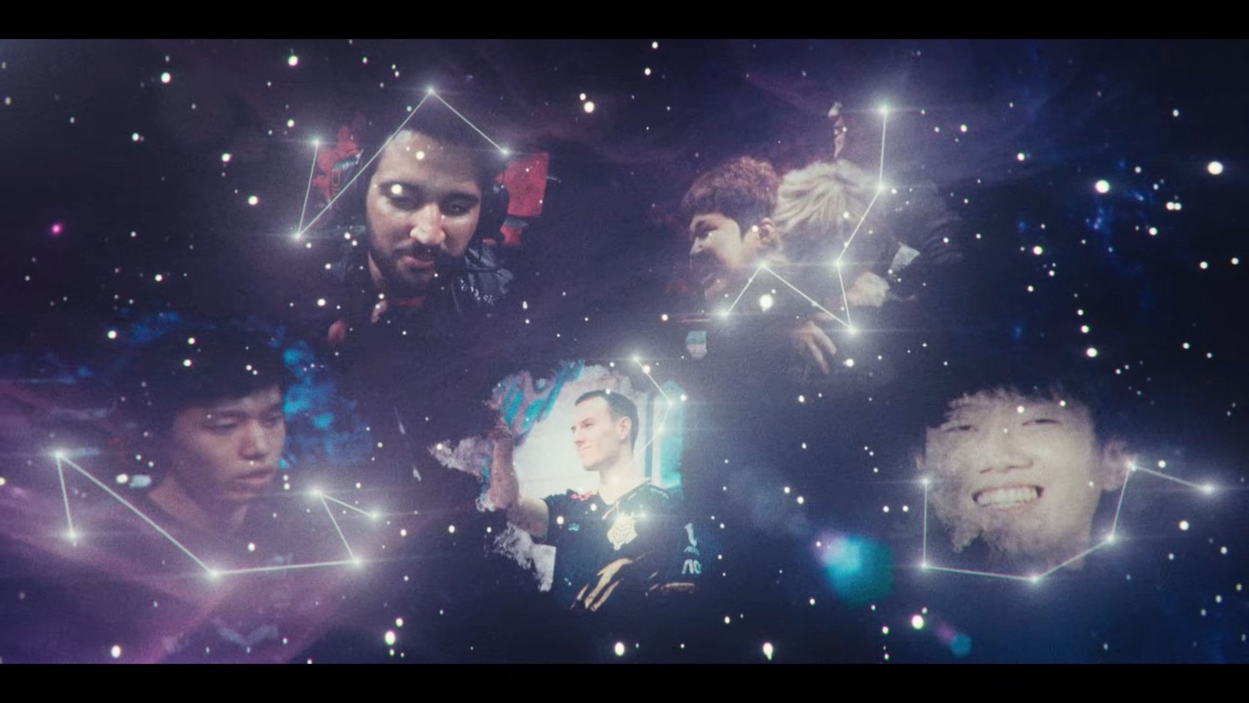 Hình ảnh các tuyển thủ Liên Minh Huyền Thoại trong không gian vũ trụ, tượng trưng cho trận chung kết CKTG 2025 mang tính huyền thoại.