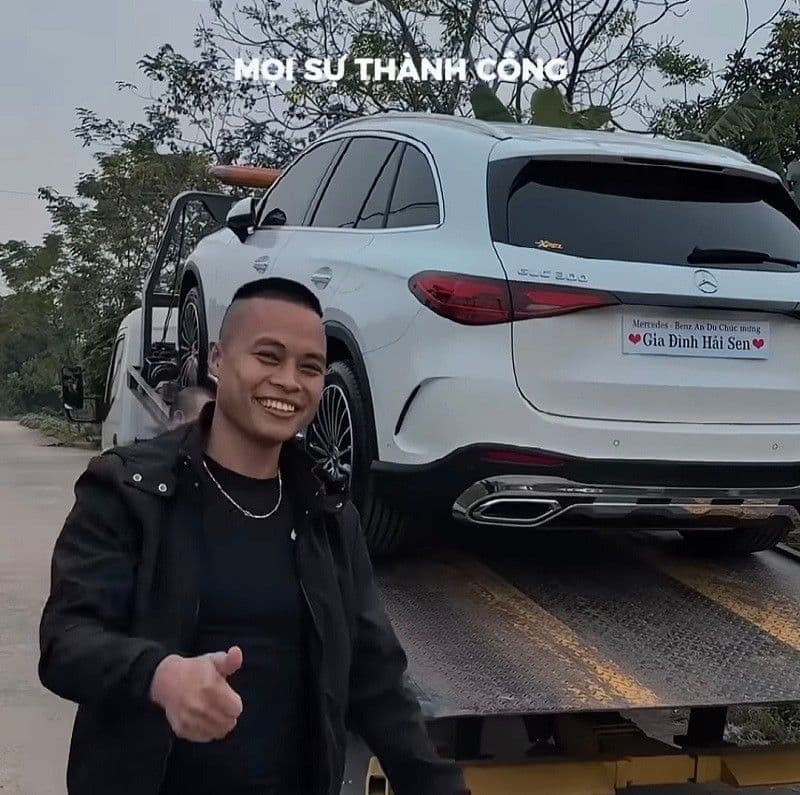 Hình ảnh chiếc xe sang mà Hải Sen đã mua năm 2023 được đăng tải. (Ảnh chụp màn hình).