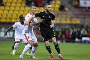 Hình ảnh đại diện trận đấu giữa Pisa và Lazio tại Serie A, thể hiện cuộc đối đầu giữa hai đội bóng.