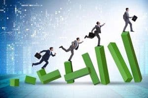 Hình ảnh ẩn dụ về các nhà lãnh đạo doanh nghiệp đang nỗ lực vượt qua thách thức kinh doanh