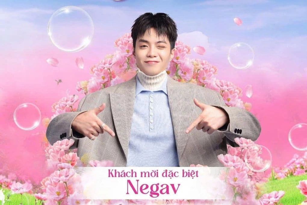 Hình ảnh rapper Negav trong chiến dịch quảng bá gây tranh cãi cho một thương hiệu băng vệ sinh.