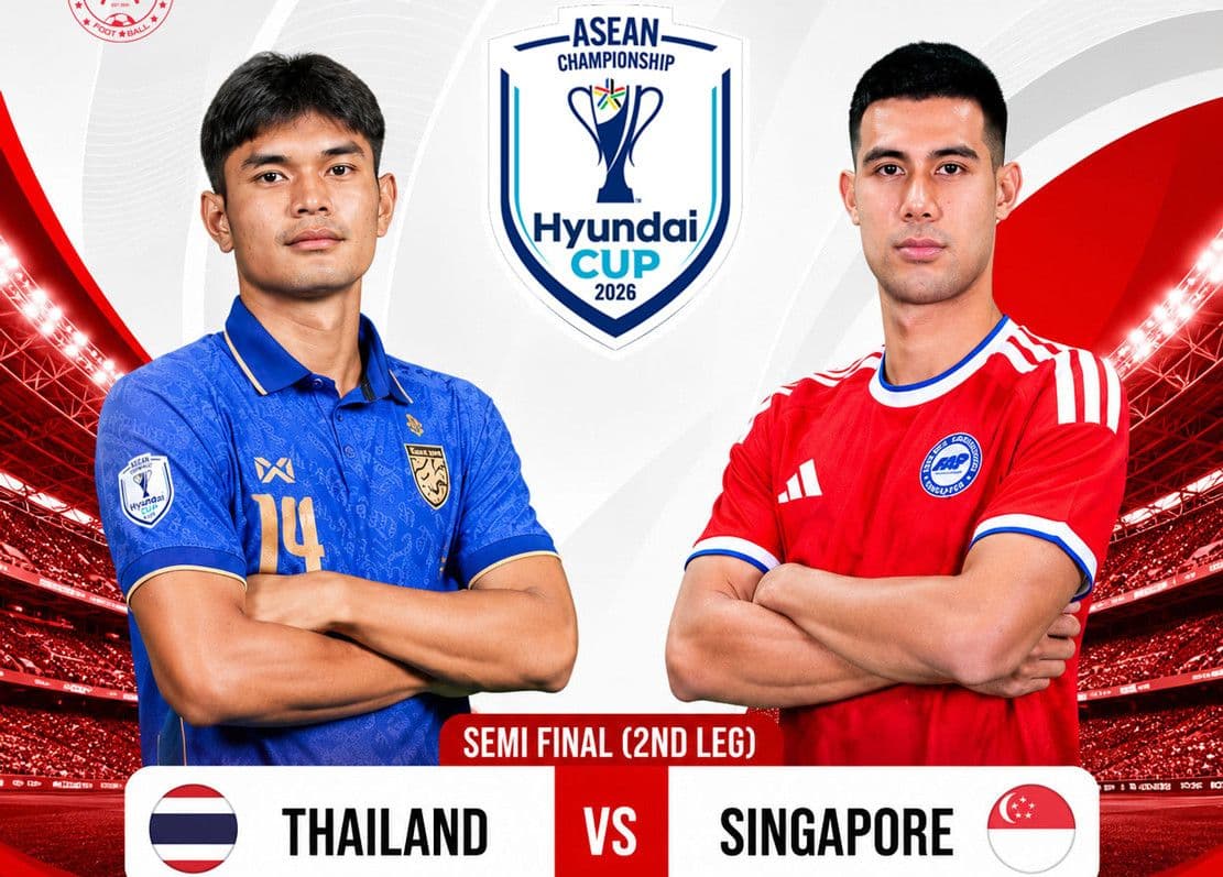 Hình ảnh trận bán kết lượt về giữa Thái Lan và Singapore tại giải ASEAN Hyundai Cup 2026, với hai cầu thủ đại diện hai đội đối mặt.