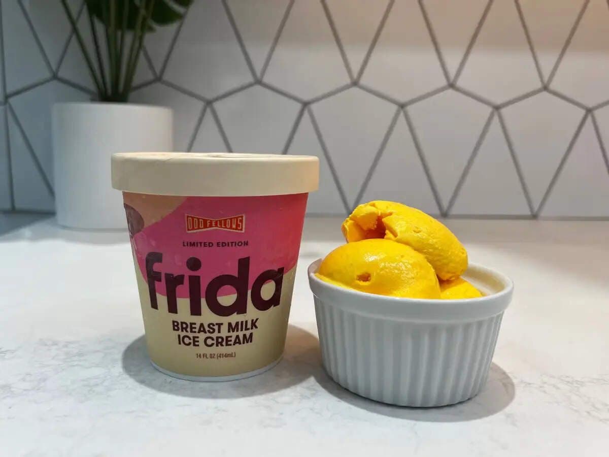 Hộp kem sữa mẹ của Frida và OddFellows, ví dụ điển hình về nội dung kỳ lạ tạo tiếng vang lớn nhờ Twitch.