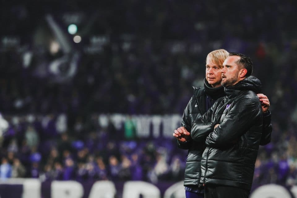 Huấn luyện viên Bartosch Gaul của Sanfrecce Hiroshima bày tỏ sự thất vọng về việc cầu thủ JDT bị án phạt vẫn được thi đấu