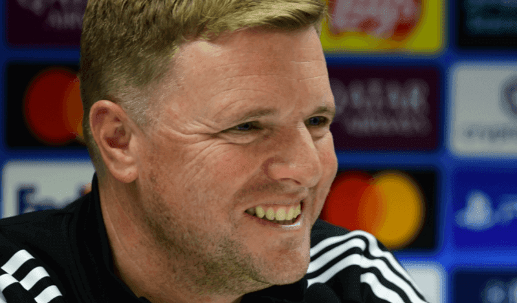Huấn luyện viên Eddie Howe của Newcastle United tại họp báo Champions League, đối mặt với thử thách mới.