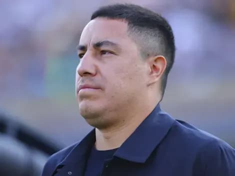 Huấn luyện viên Efraín Juárez của Pumas UNAM, người phải tìm giải pháp chiến thuật khi đội hình thiếu vắng trụ cột.
