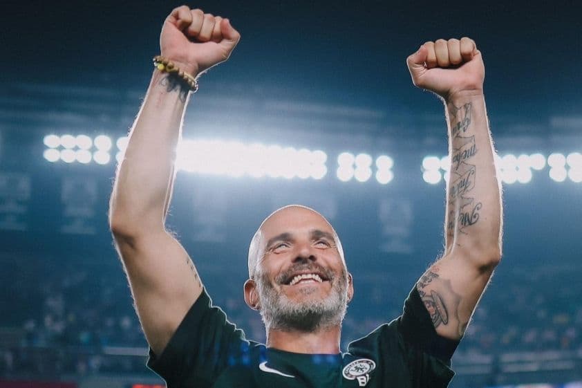 Huấn luyện viên Enzo Maresca của Chelsea thể hiện quyết tâm trong kế hoạch tái thiết đội bóng.