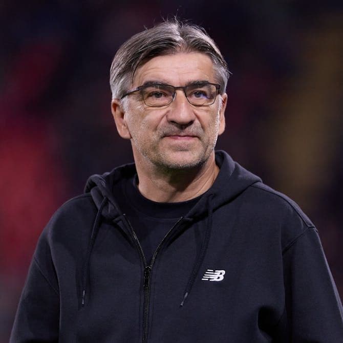 Huấn luyện viên Ivan Jurić của Atalanta, thể hiện sự thất vọng trước chuỗi trận hòa của La Dea.