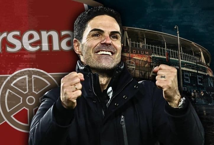 Huấn luyện viên Mikel Arteta của Arsenal ăn mừng chiến thắng, thể hiện chiến lược và khát vọng vô địch Cúp Liên Đoàn Anh.