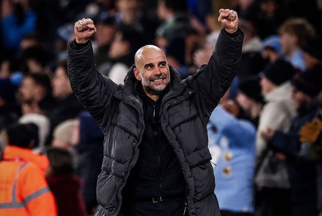 Huấn luyện viên Pep Guardiola của Man City ăn mừng chiến thắng thuyết phục của đội bóng.