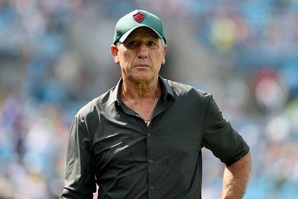 Huấn luyện viên Renato Gaucho của Fluminense thể hiện sự hài lòng sau bàn thắng của Martinelli.