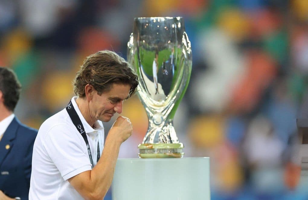 Huấn luyện viên Tottenham Hotspur thể hiện sự thất vọng sau khi để tuột Siêu cúp Châu Âu.