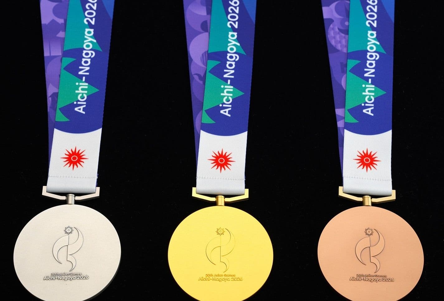 Huy chương vàng, bạc và đồng của ASIAD 2026, biểu tượng cho di sản thành công của bóng đá Hàn Quốc.