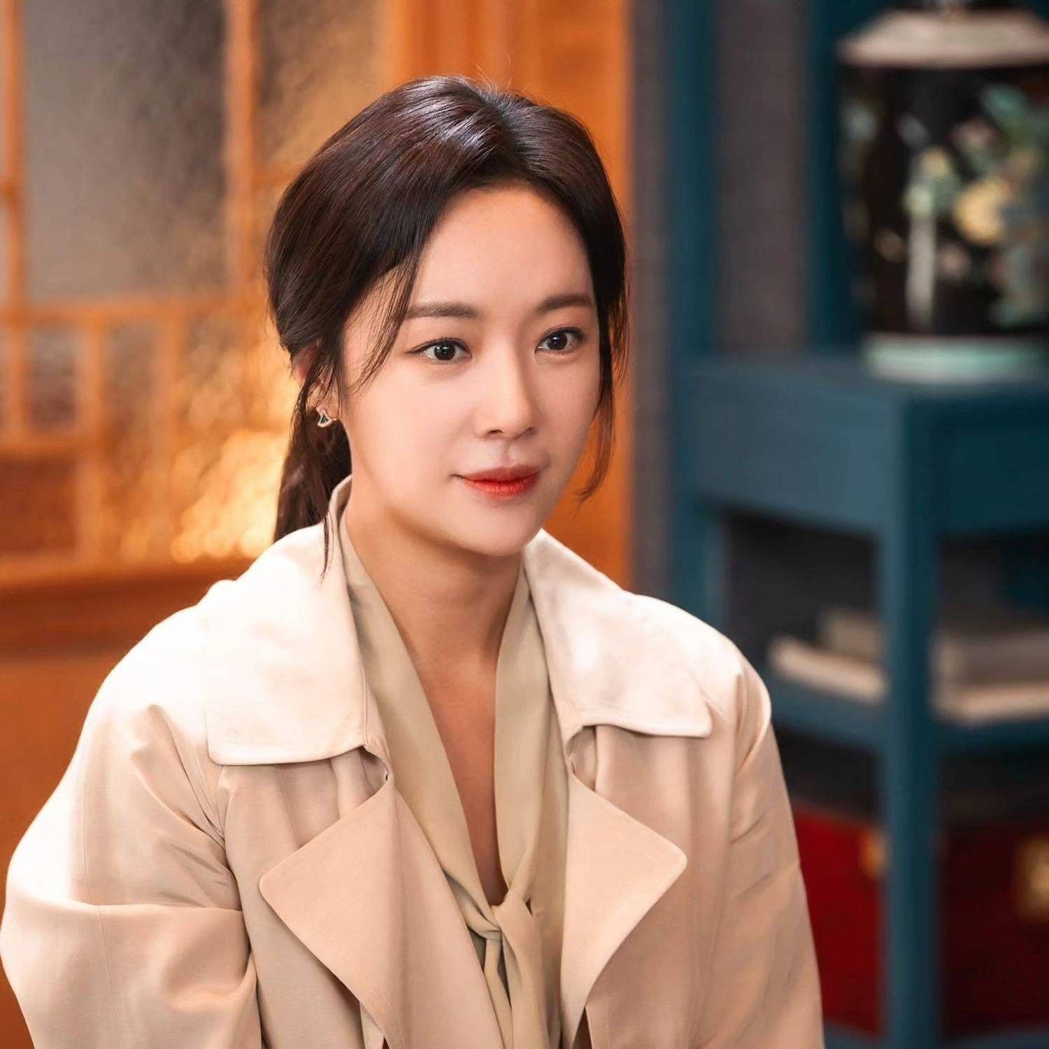 Hwang Jung Eum, từ "nữ hoàng rom-com" đến bị cáo trước vành móng ngựa.