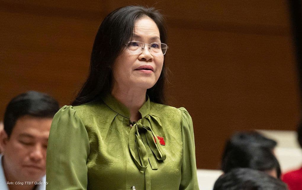 Đại biểu Quốc hội Nguyễn Thị Hồng Hạnh phát biểu về dự thảo Luật Đất đai sửa đổi, nhấn mạnh tầm quan trọng của công chứng trong giao dịch đất đai.