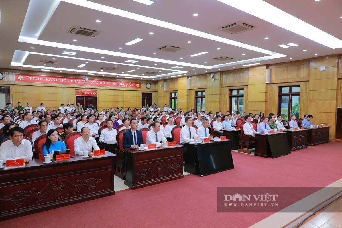 Đại biểu tham dự hội nghị tại Tỉnh ủy Thanh Hóa, nơi thảo luận về kỷ cương hành chính và phát triển