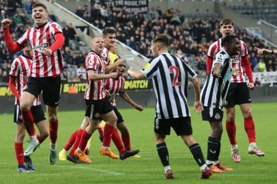 Đội bóng Chile đối mặt với thất vọng và áp lực sau chuỗi trận thua.