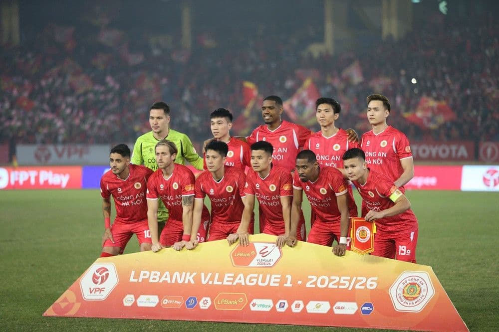 Đội bóng Công an Hà Nội dưới sự dẫn dắt của HLV Mano Polking.