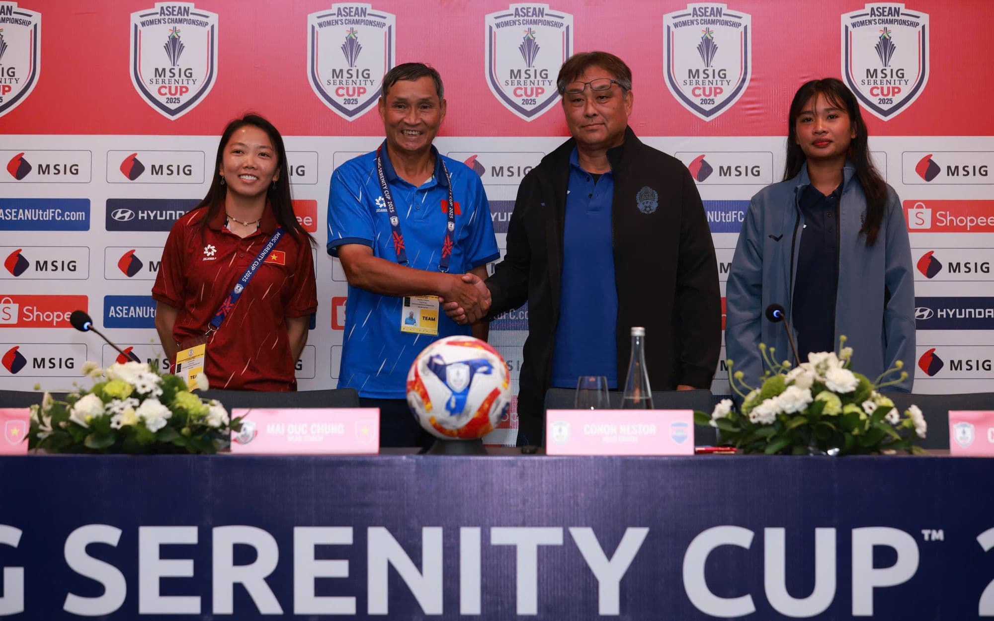 Đại diện các đội tuyển nữ tham dự ASEAN Cup 2025 tại buổi họp báo.