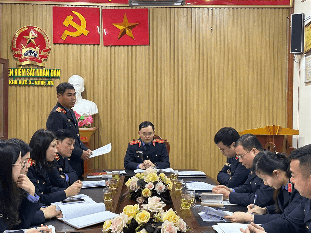 Đại diện Đảng và người dân tham gia sự kiện cộng đồng, thể hiện tinh thần đoàn kết và xây dựng đất nước