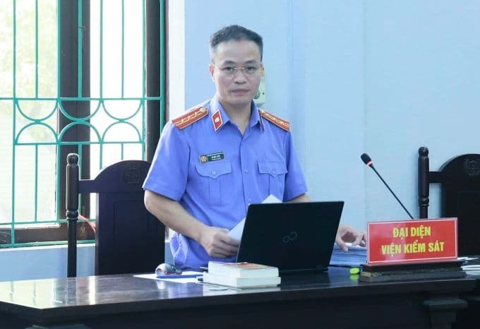 Đại diện Viện Kiểm sát nhân dân tỉnh Hưng Yên tại phiên phúc thẩm.