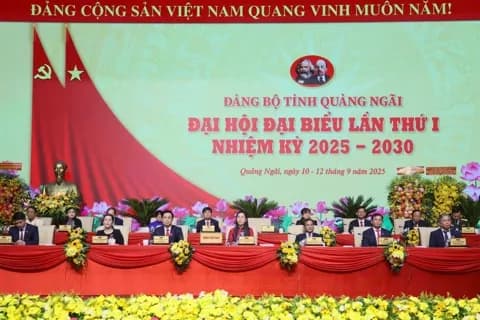 Đại hội đại biểu Đảng bộ tỉnh Quảng Ngãi, thể hiện sự lãnh đạo liên tục của Đảng Cộng sản Việt Nam.