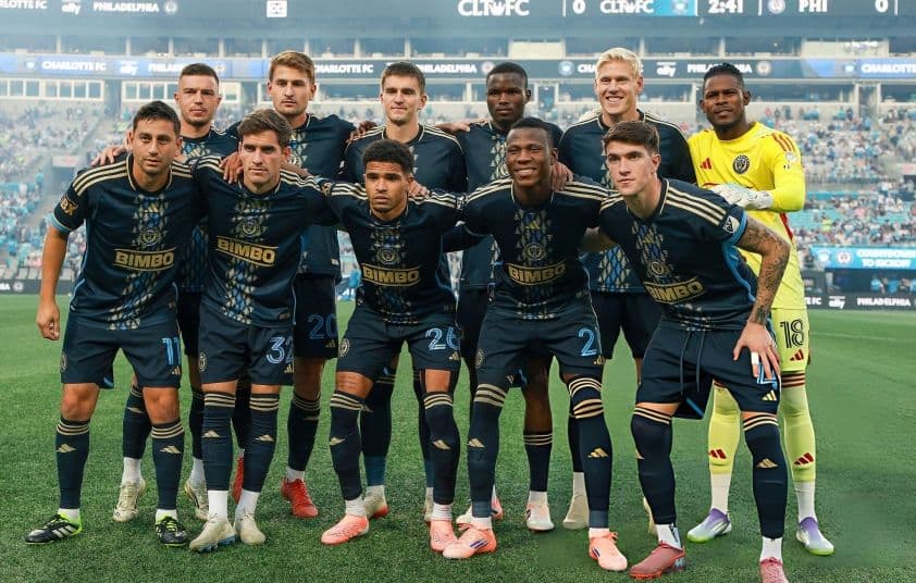 Đội hình Philadelphia Union trên sân cỏ, thể hiện sức mạnh của nhà vô địch Supporters' Shield.