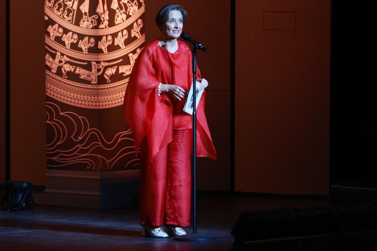 Đại sứ Ba Lan Joanna Skoczek phát biểu tại đêm hòa nhạc "Dòng chảy âm nhạc" kỷ niệm quan hệ Việt Nam - Ba Lan