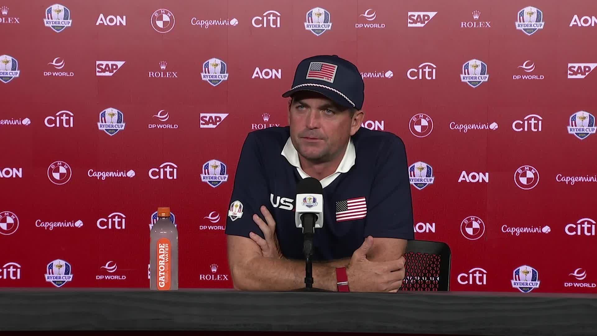 Đội trưởng đội tuyển Mỹ Keegan Bradley tại buổi họp báo Ryder Cup 2025.