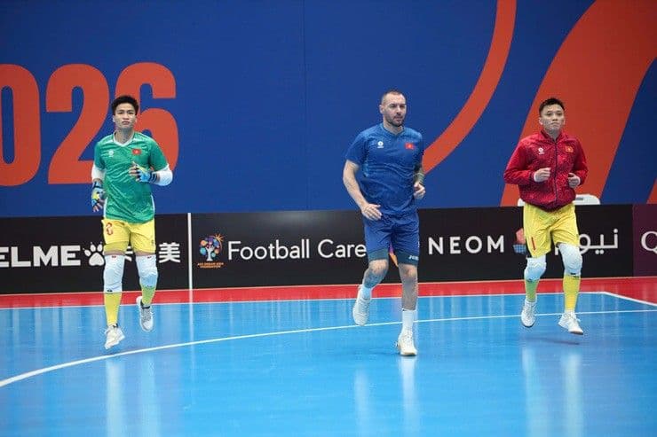 Đội tuyển Futsal Việt Nam khởi động, sẵn sàng đối mặt với chiến thuật của đối thủ