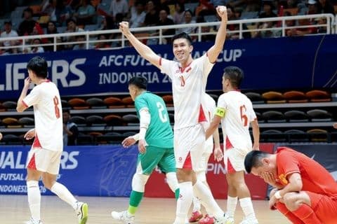 Đội tuyển Futsal Việt Nam ăn mừng chiến thắng, khẳng định vị thế ở châu Á.