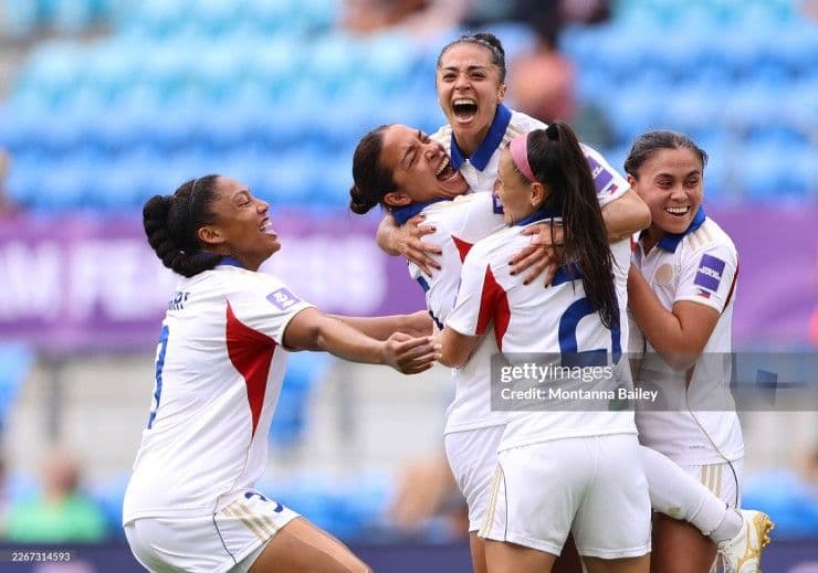 Đội tuyển nữ Philippines ăn mừng chiến thắng lịch sử, giành vé dự World Cup nữ lần thứ hai liên tiếp.