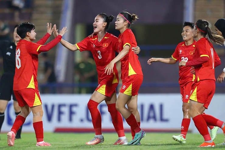 Đội tuyển nữ Việt Nam ăn mừng chiến thắng trong trận đấu vòng loại Asian Cup 2026