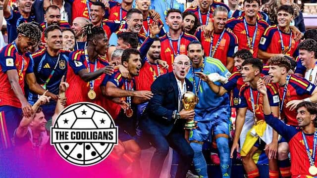 Đội tuyển Tây Ban Nha ăn mừng chức vô địch World Cup 2026, thể hiện sức mạnh tập thể và thế hệ vàng mới.