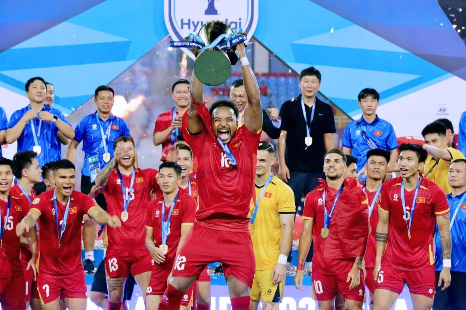 Đội tuyển Việt Nam ăn mừng chức vô địch ASEAN Cup 2026, thể hiện hào quang và thành công.