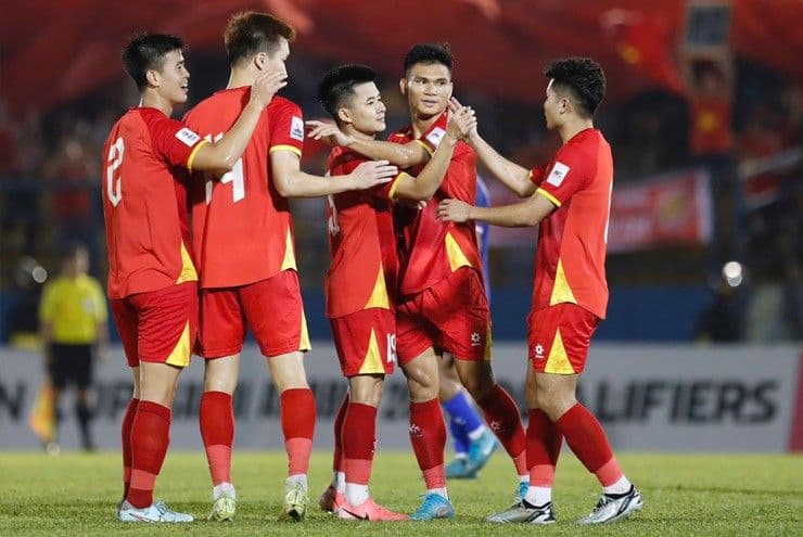 Đội tuyển Việt Nam ăn mừng chiến thắng 3-1 trước Nepal