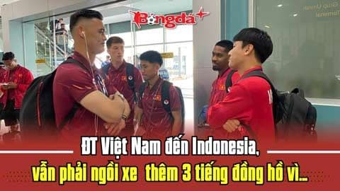 Đội tuyển Việt Nam trong trang phục đỏ, thể hiện tinh thần đoàn kết và niềm tự hào dân tộc.