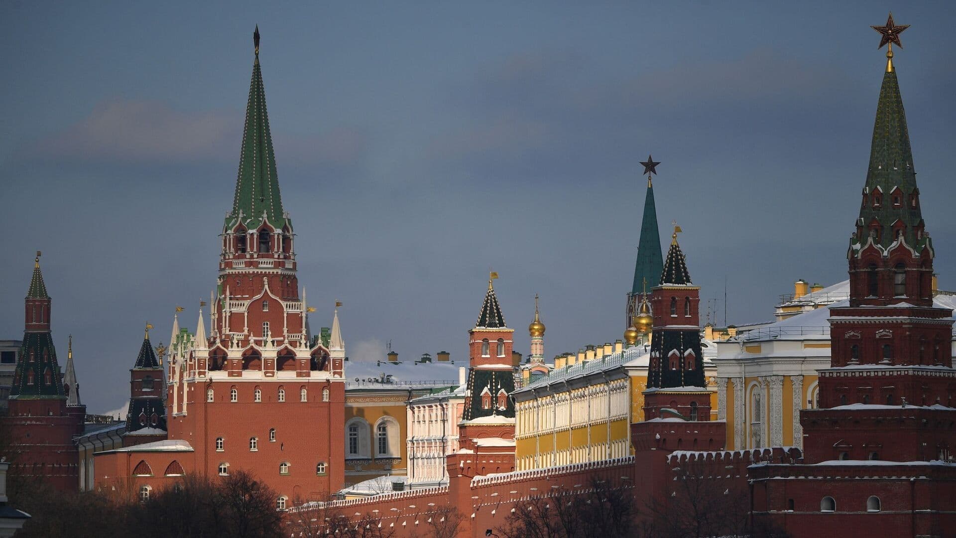 Điện Kremlin phủ tuyết, biểu tượng cho sự kiên cường của kinh tế Nga trước các thách thức.